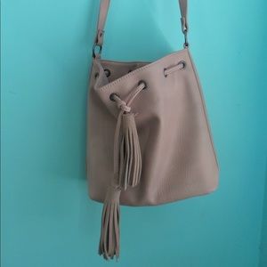 AE bucket bag